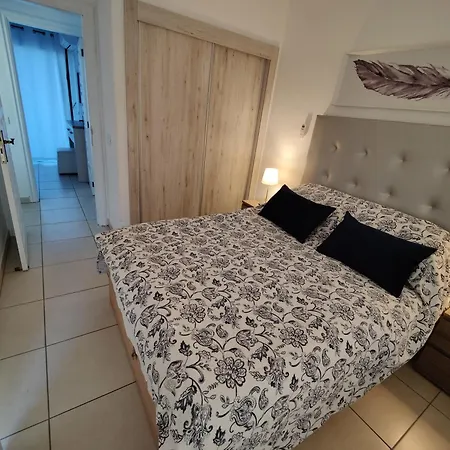Апартаменты Two Bed Duplex With Spectacular Views *